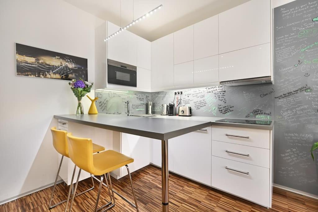 Smart & Luxury Old Town Apartment Прага Екстер'єр фото